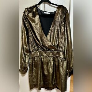 I bought for NY but decided to go with other dress, it’s has tag and never used!